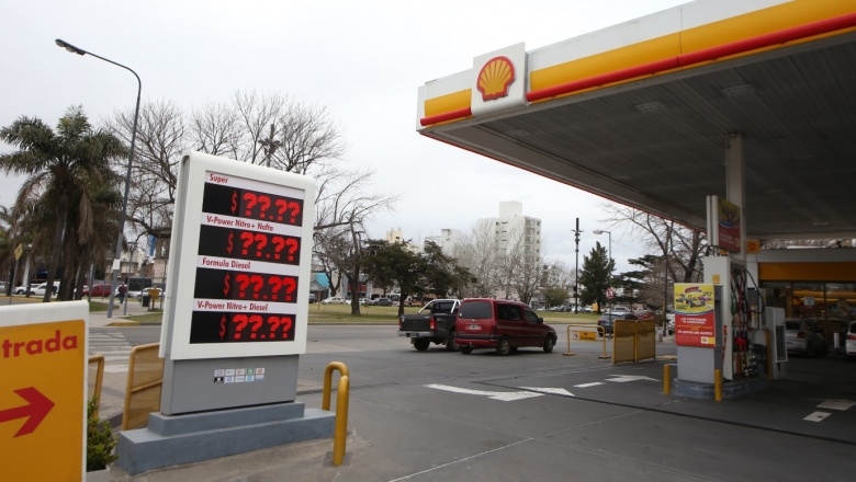 El congelamiento de precios duró poco: aumentan un 4% las naftas